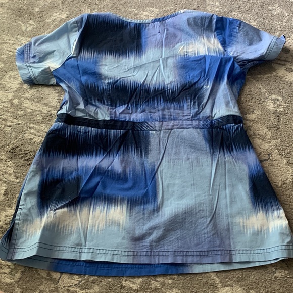 Blue Medical scrubs KOI by Kathy Peterson - Picture 4 of 5